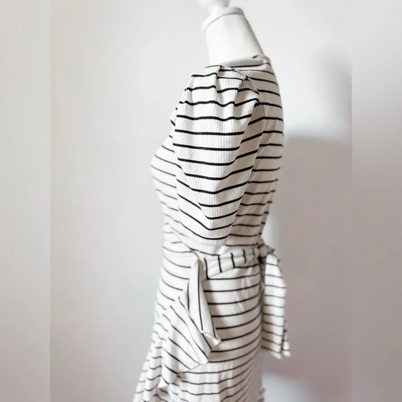 Saylor Wrap Dress - Picture 4 of 6